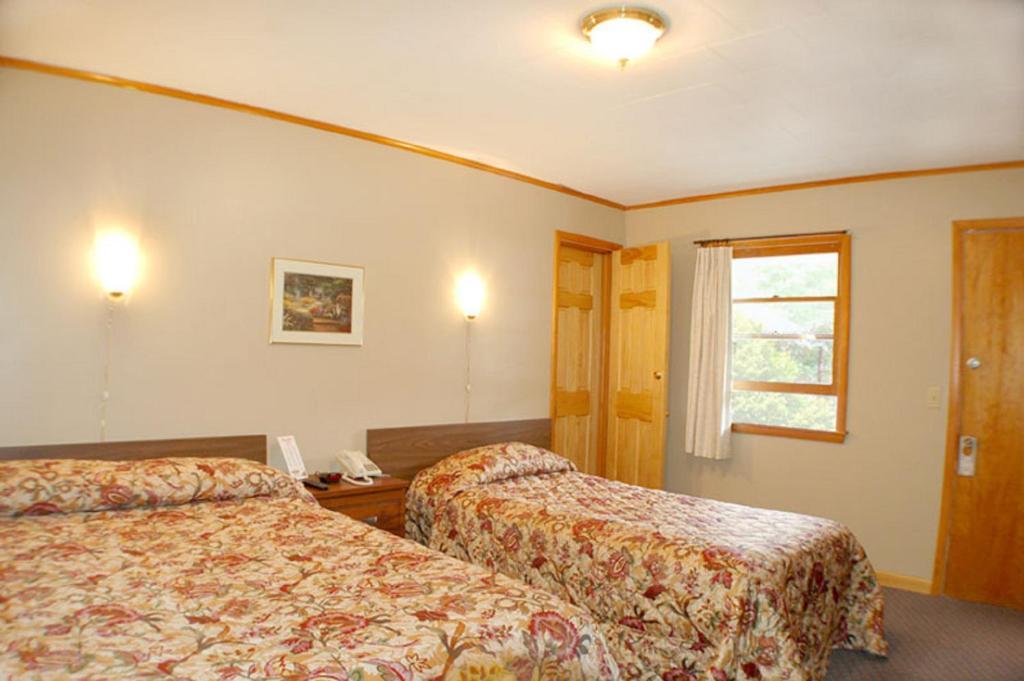 Fran Cove Motel 레이크 헤오르헤 객실 사진